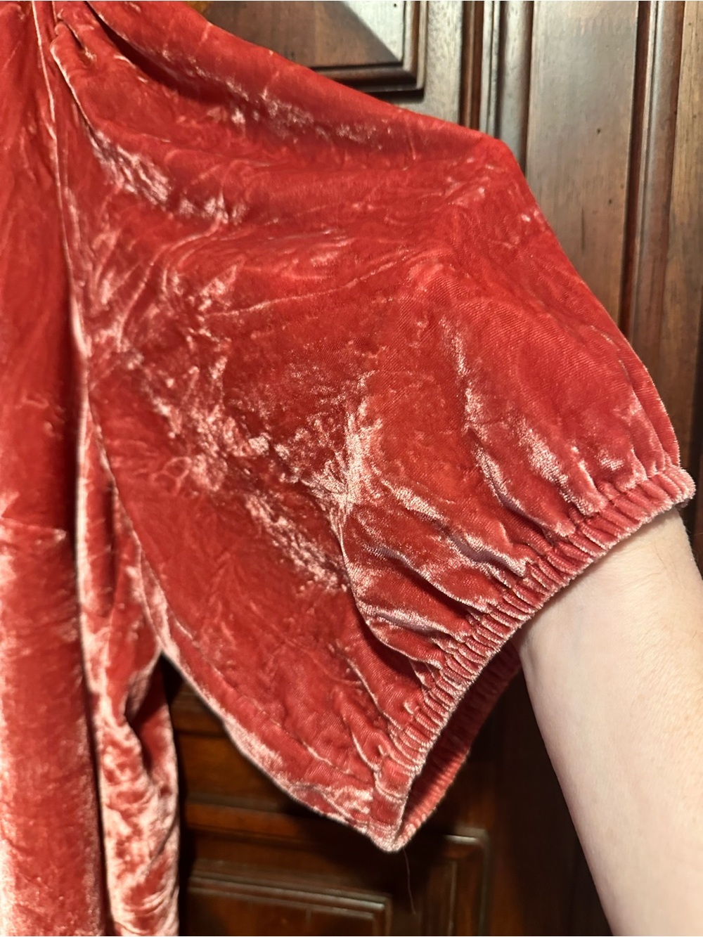 24 LOFT Pink Salmon Crushed Velvet V-Neck Elastic Puff Sleeve Top NOT STRETCHY - Picture 4 of 8